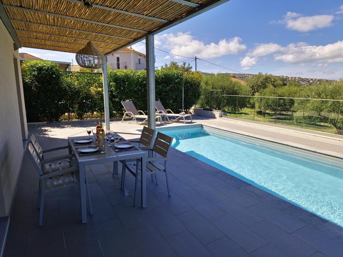Onar - Luxury Villas アルゴストリオン エクステリア 写真